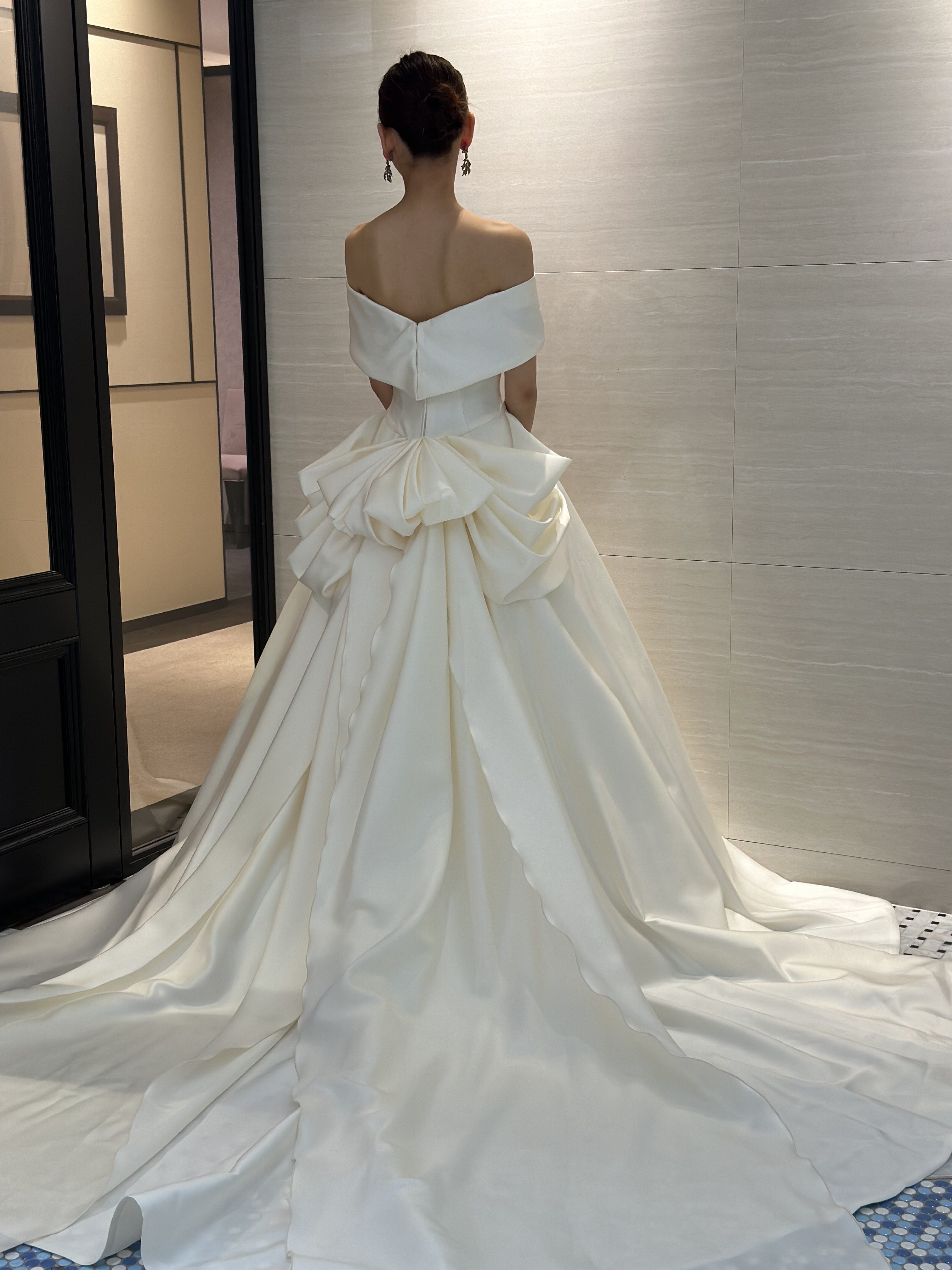  esum エスム　CLAIRE　サテン　オフショルダー　ウェディングドレス　Wedding Dress