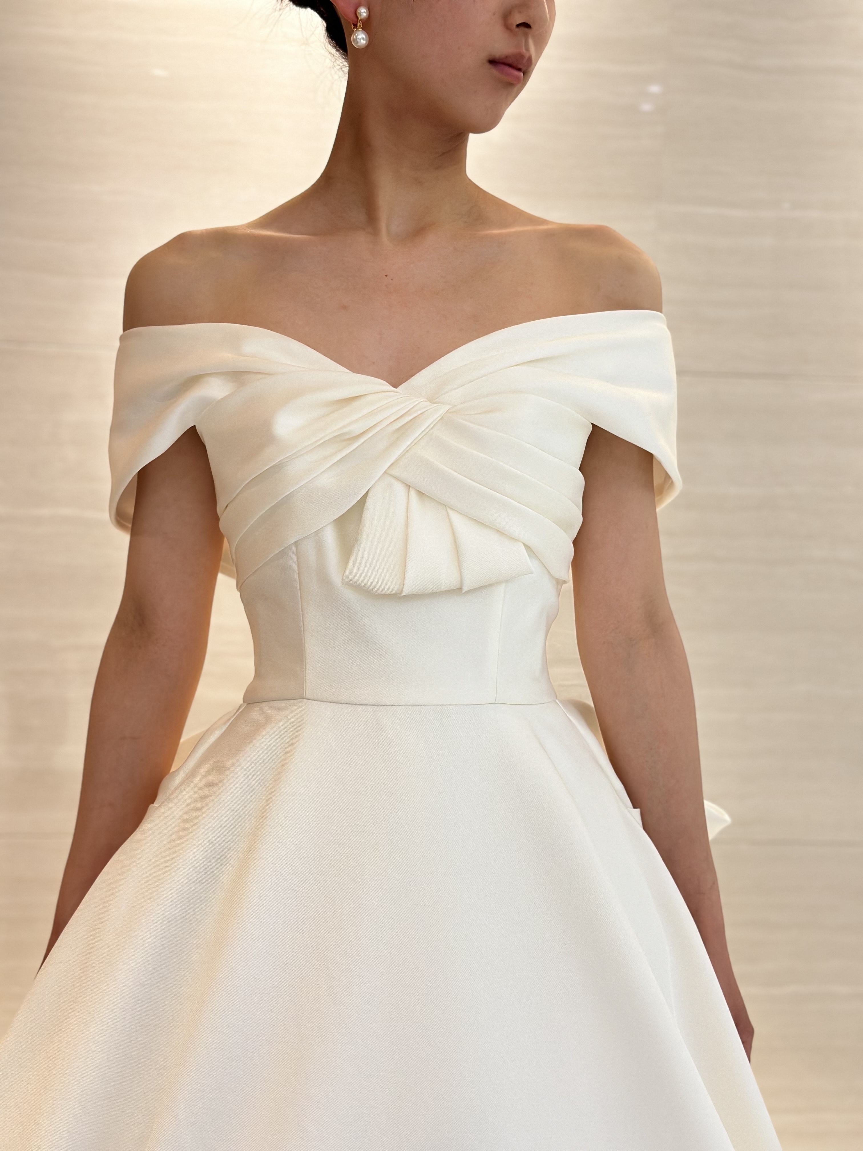  esum エスム　CLAIRE　サテン　オフショルダー　ウェディングドレス　Wedding Dress