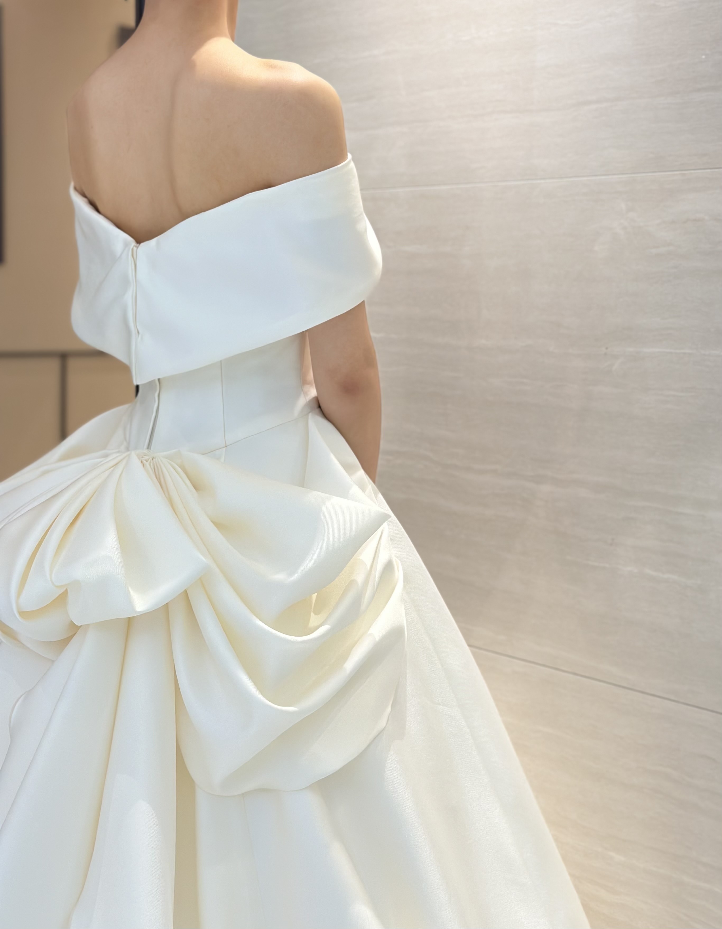  esum エスム　CLAIRE　サテン　オフショルダー　ウェディングドレス　Wedding Dress