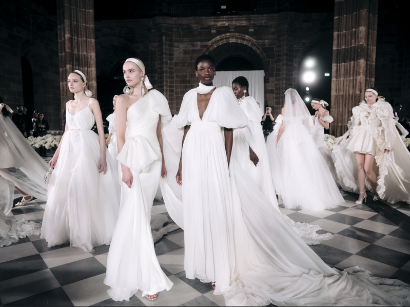 Giambattista Valli(ジャンバティスタ ヴァリ) Authentique オーセンティック　銀座　ウェディングドレス